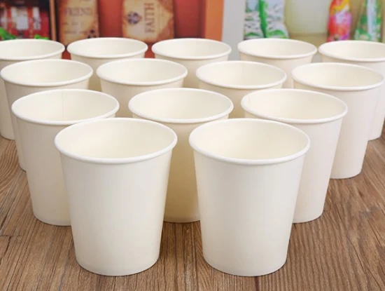 Китайский производитель дешевых одностенных бумажных стаканов емкостью 12 унций для горячих напитков и кофе пользуется популярностью у многих людей.